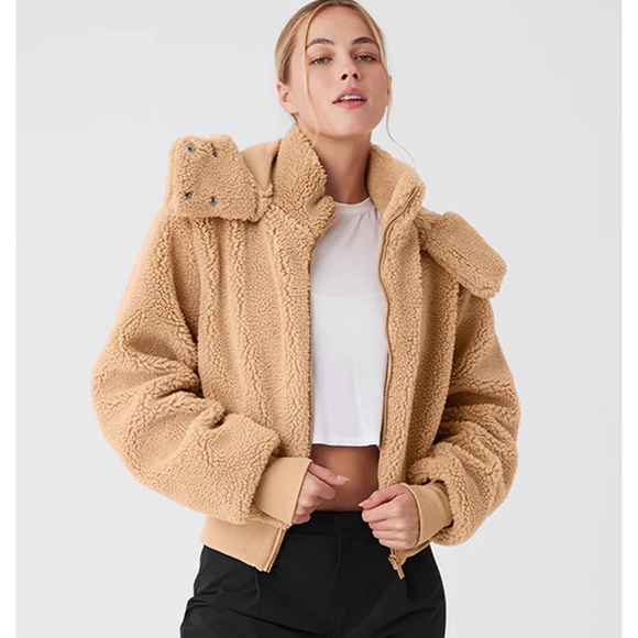 ALO Yoga Jackets & Blazers - ALO Foxy 🦊 Jacket Like New in S in Camel With OVERSIZED Hood Cozy Cozy